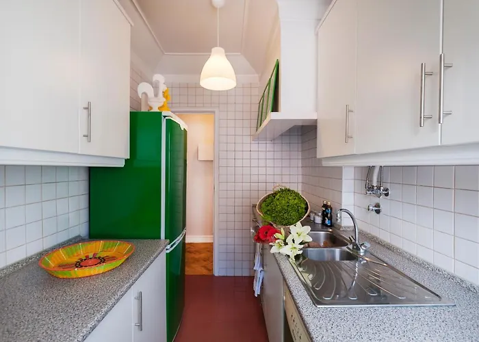 Graca - Castle | Cheese & Wine * ליסבון