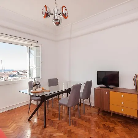 Graca - Castle | Cheese & Wine